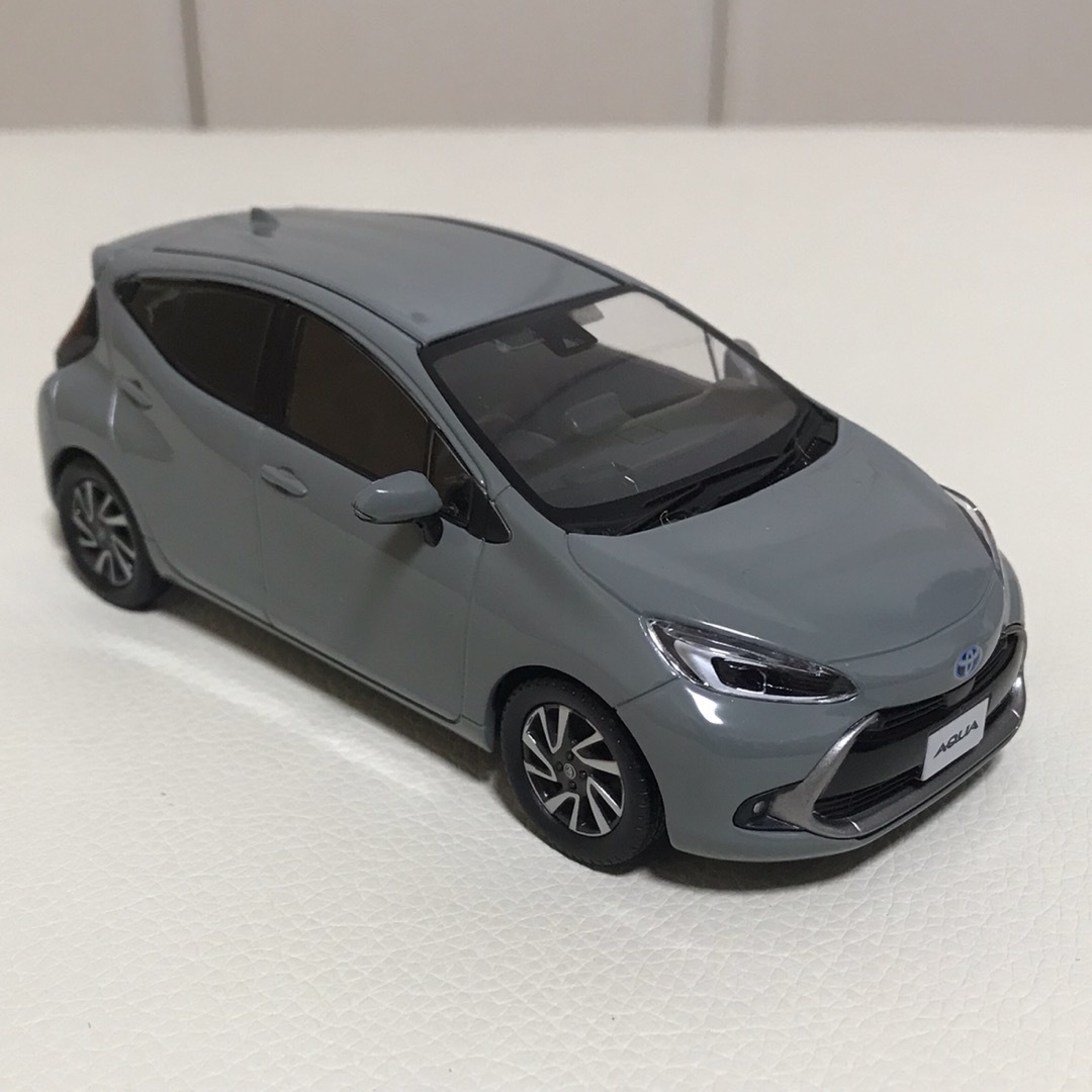 トヨタ - トヨタ アクア ミニカーの通販 by だだだ's shop トヨタ - トヨタ アクア ミニカーの通販 by だだだ's shop