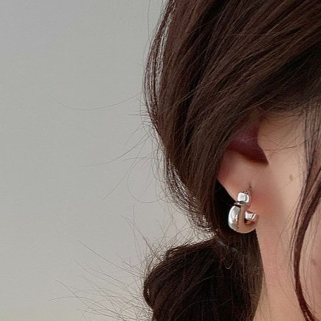 SALE!P26シルバー　ハートチャンキーフープピアス　silver925 レディースのアクセサリー(ピアス)の商品写真