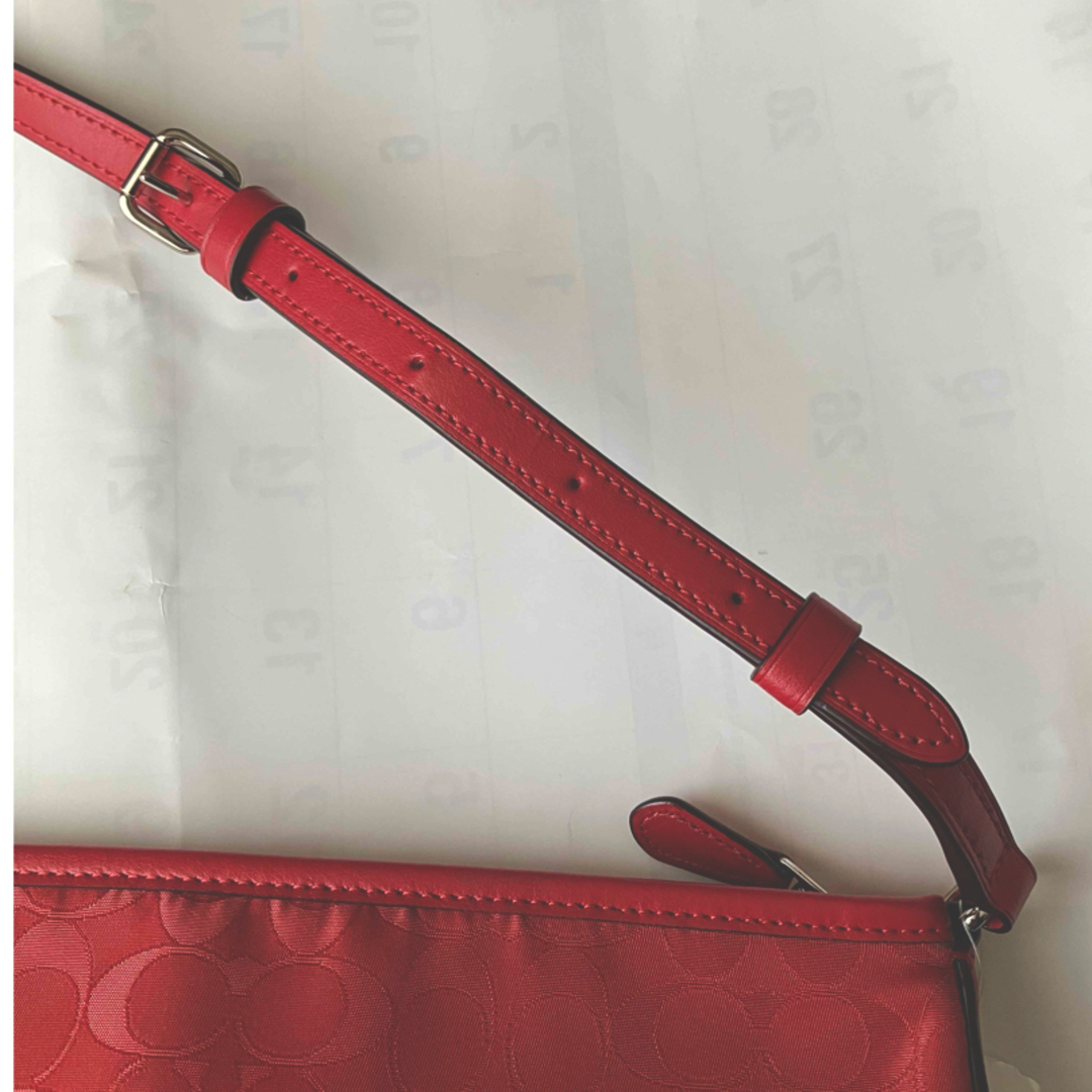 COACH - 新品!シグネチャー・ショルダーバッグ(COACH)の通販 COACH - 新品!シグネチャー・ショルダーバッグ(COACH)の通販