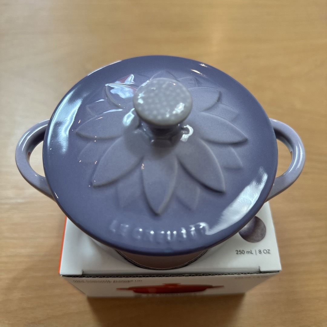 LE CREUSET(ルクルーゼ)の新品　ル・クルーゼ　シャロー・ジィッシュ22cm２皿　ミニココット１個セット インテリア/住まい/日用品のキッチン/食器(食器)の商品写真