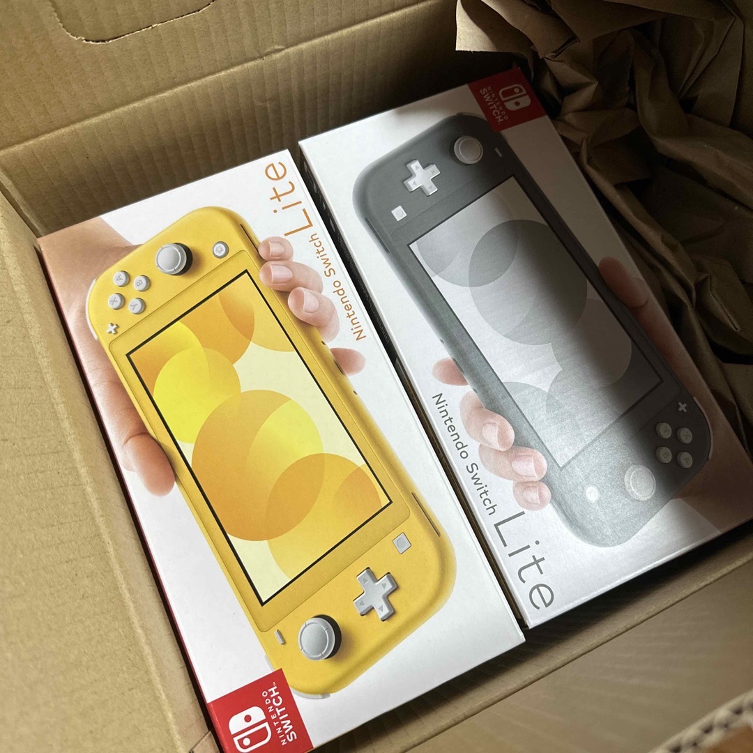 新品未開　任天堂スイッチライトイエロー　グレー