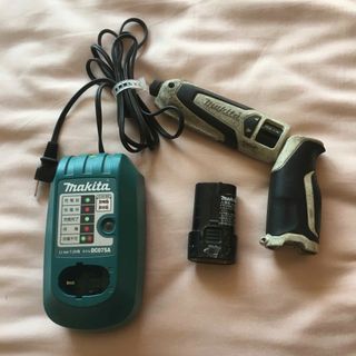 マキタ(Makita)の使用感有 マキタ　7.2V　充電式ペンインパクトドライバ　TD021D白　セット(工具)