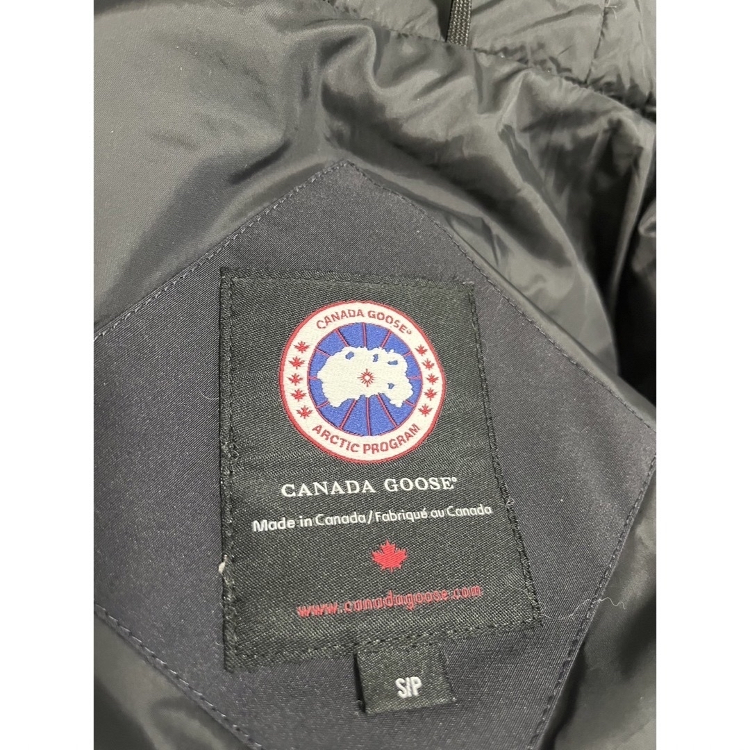 CANADA GOOSE(カナダグース)の CANADA GOOSE MACKENZIE ファー付フードダウンコー レディースのジャケット/アウター(ダウンジャケット)の商品写真