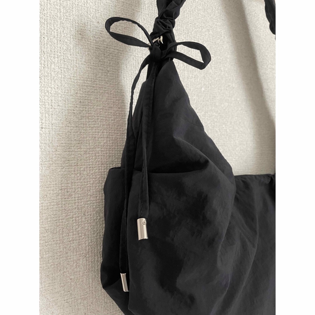 しまむら(シマムラ)のLaumeomi くしゅくしゅバッグ　おみ　omi ママコーデ レディースのバッグ(ショルダーバッグ)の商品写真