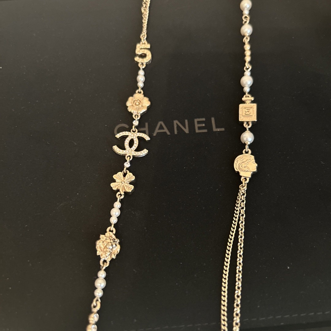 CHANEL(シャネル)のシャネル　ロングネックレス　　箱有り レディースのアクセサリー(ネックレス)の商品写真