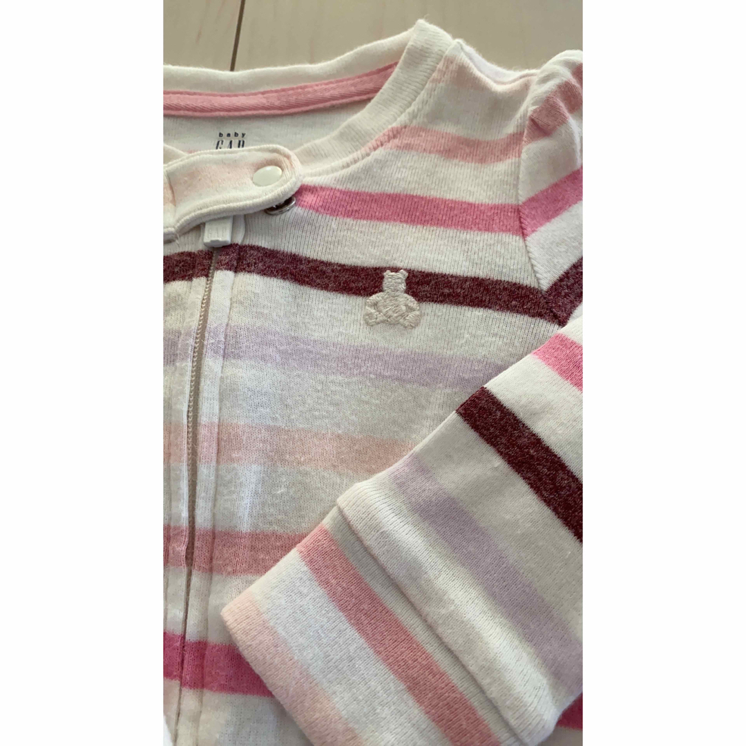 babyGAP(ベビーギャップ)のGAP ホワイト ピンク ボーダー ロンパース 70 キッズ/ベビー/マタニティのベビー服(~85cm)(ロンパース)の商品写真