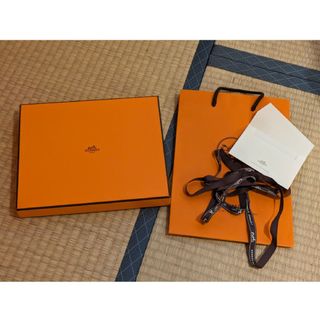 エルメス(Hermes)のHERMES オレンジボックス 25.3cm × 20.8cm × 3.7cm(ショップ袋)