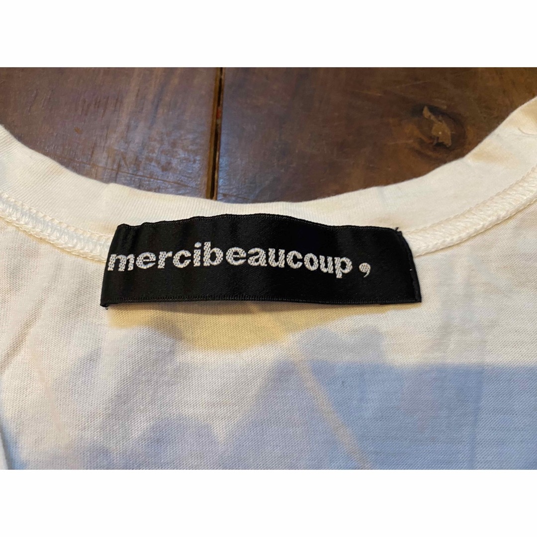 mercibeaucoup(メルシーボークー)のmercibeaucoup メルシーボークー Tシャツ カットソー レディースのトップス(Tシャツ(半袖/袖なし))の商品写真