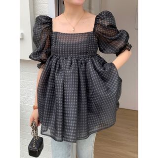 バースデーバッシュ(BIRTHDAY BASH)のGINGHAM SHEER PUFF FRILL TOPS(シャツ/ブラウス(半袖/袖なし))