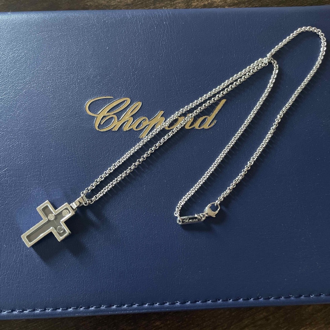 Chopard(ショパール)のショパール　ハッピーダイヤモンド　クロス　ネックレス レディースのアクセサリー(ネックレス)の商品写真