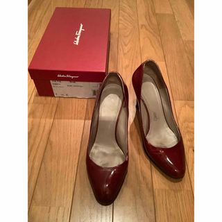 サルヴァトーレフェラガモ(Salvatore Ferragamo)のフェラガモ　パテント　パンプス(ハイヒール/パンプス)