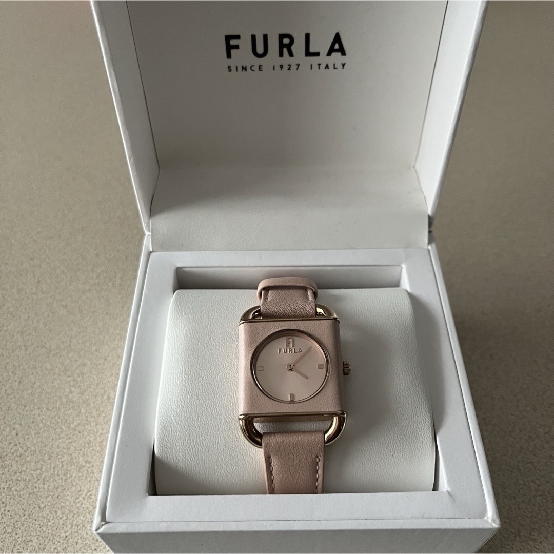 FURLA ARCO SQUARE 腕時計 ピンク | フリマアプリ ラクマ