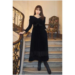 ハーリップトゥ(Her lip to)のHerlipto Embroidered Velour Midi Dress(ロングワンピース/マキシワンピース)