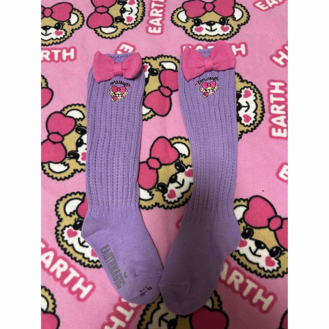 EARTHMAGIC(アースマジック)のルーズソックス💓ラベ16-18size キッズ/ベビー/マタニティのこども用ファッション小物(靴下/タイツ)の商品写真