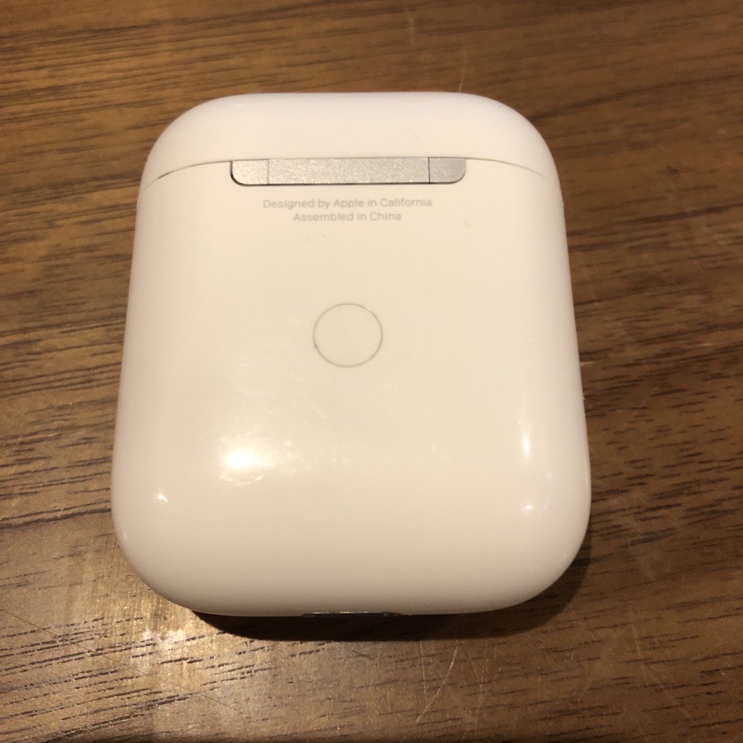 Apple(アップル)の【Apple】AirPods 第一世代 スマホ/家電/カメラのオーディオ機器(ヘッドフォン/イヤフォン)の商品写真