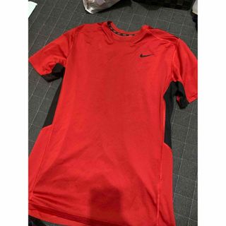 ナイキ(NIKE)のNIKE Tシャツ　赤　レッド　Mサイズ(Tシャツ/カットソー(半袖/袖なし))