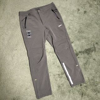 エフシーアールビー(F.C.R.B.)の18aw fcrb「WARM UP PANTS」カーキ　XL(その他)