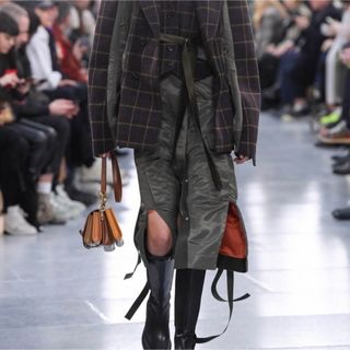 サカイ(sacai)のsacai ナイロンスカート(ひざ丈スカート)