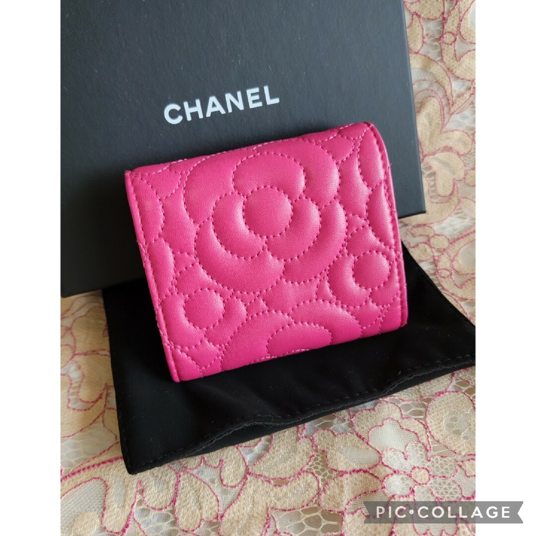 超美品 レア CHANEL カメリアエンボス  三つ折財布 コンパクトウォレット