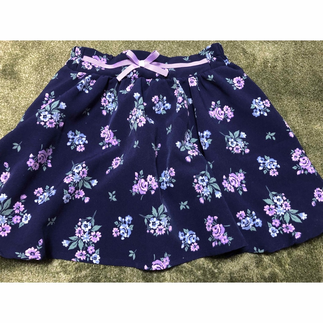 AEON(イオン)のトップバリュ　スカート　140 キッズ/ベビー/マタニティのキッズ服女の子用(90cm~)(スカート)の商品写真