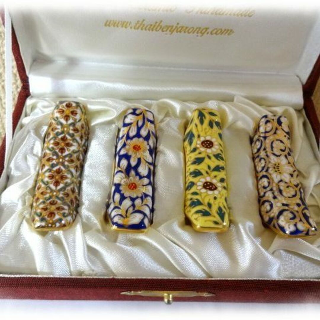 ROYAL BONE CHINA ベンジャロン焼き 箸置き4種セットの通販 by ROYAL BONE CHINA ベンジャロン焼き 箸置き4種セットの通販 by