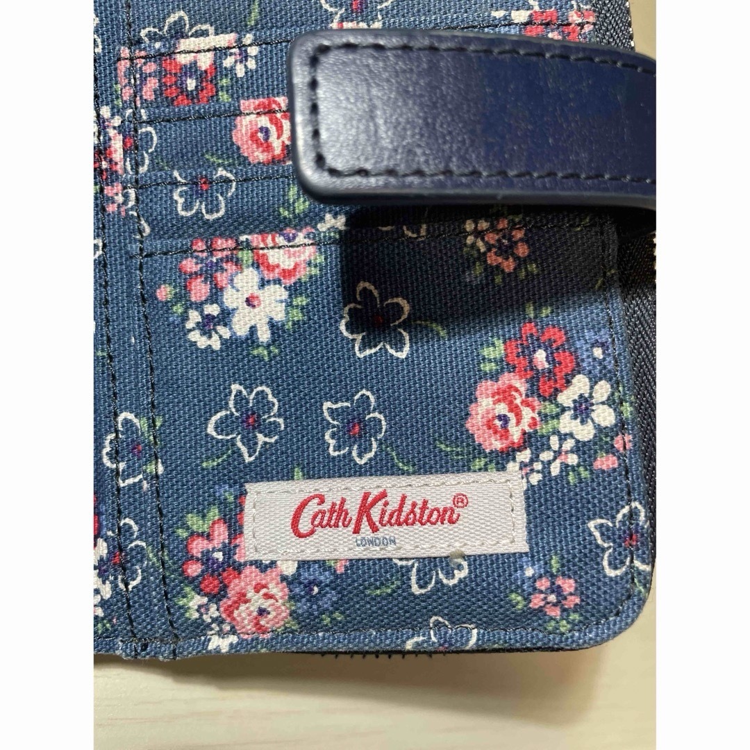 Cath Kidston(キャスキッドソン)のキャスキッドソン　CathKidston 折りたたみ財布　花柄 レディースのファッション小物(財布)の商品写真