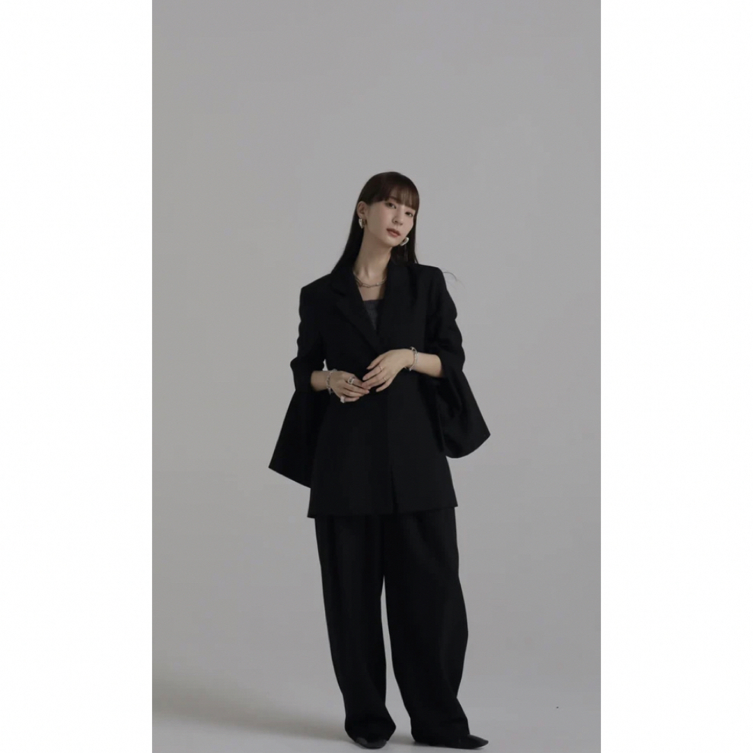 tuck cocoon pants  louren レディースのパンツ(カジュアルパンツ)の商品写真