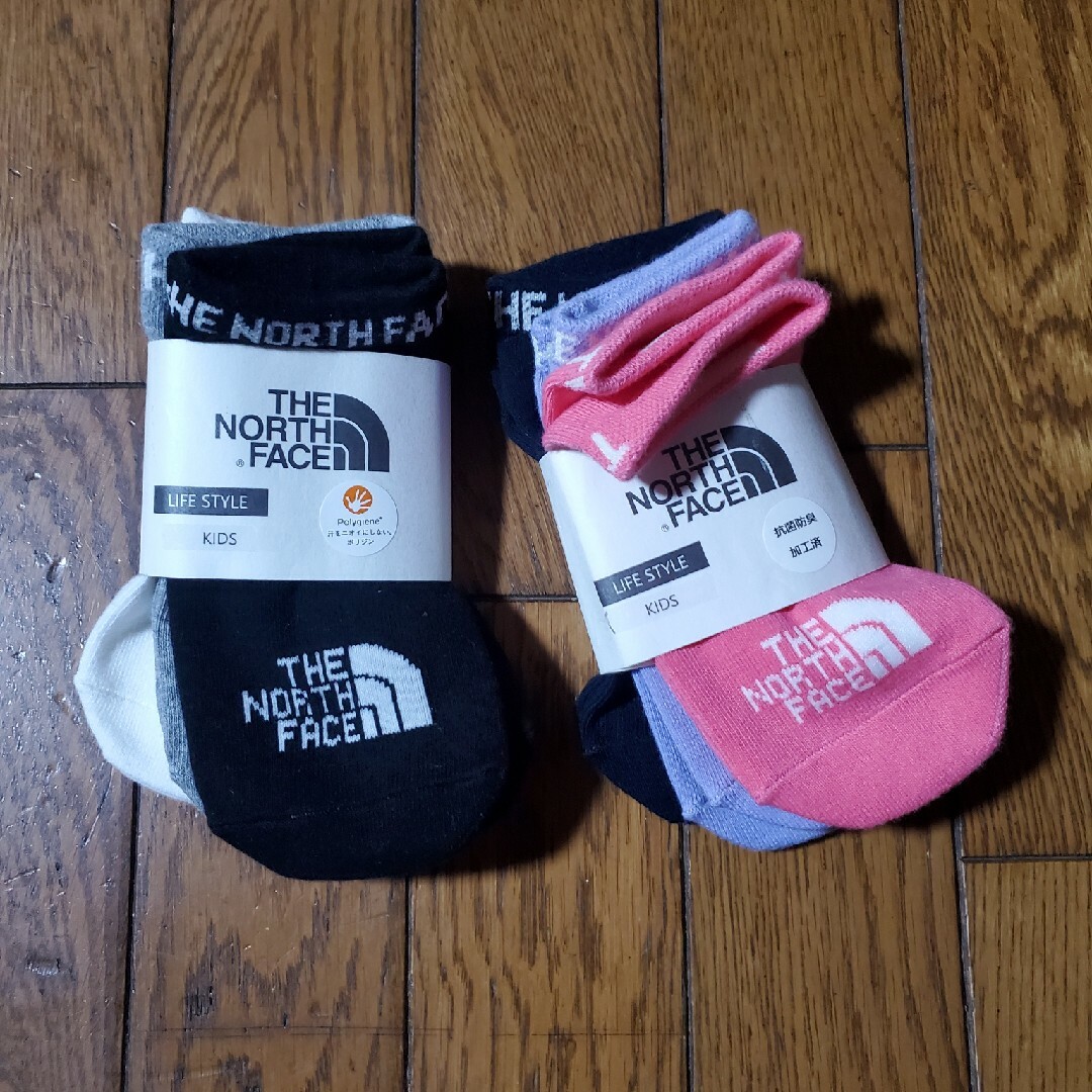 THE NORTH FACE(ザノースフェイス)のザノースフェイス◎くるぶしソックス3P✕2セット(6足)◎16～18cm黒&ピン キッズ/ベビー/マタニティのこども用ファッション小物(靴下/タイツ)の商品写真