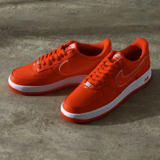 ナイキ(NIKE)のNIKE AIR FORCE 1 '07　ピカンテレッド(スニーカー)