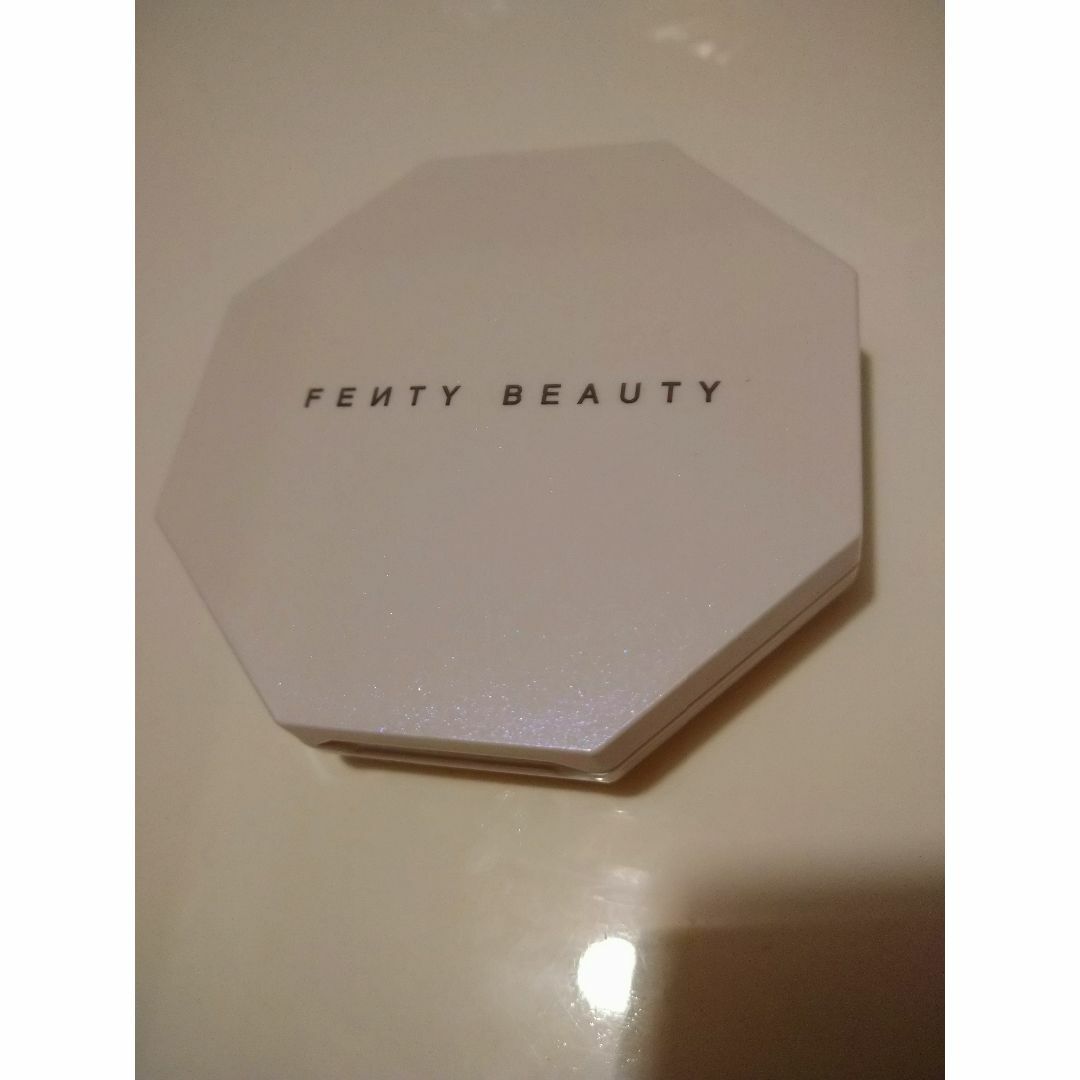 FENTY(フェンティ)のフェンティービューティー　ハイライト コスメ/美容のベースメイク/化粧品(フェイスカラー)の商品写真