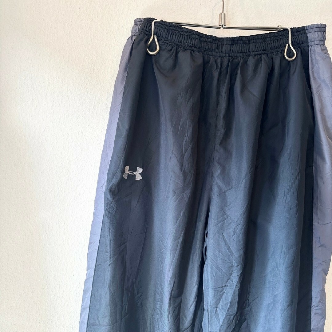 UNDER ARMOUR(アンダーアーマー)のアンダーアーマー　UNDER ARMOUR　ナイロンパンツ　ブラック レディースのパンツ(その他)の商品写真