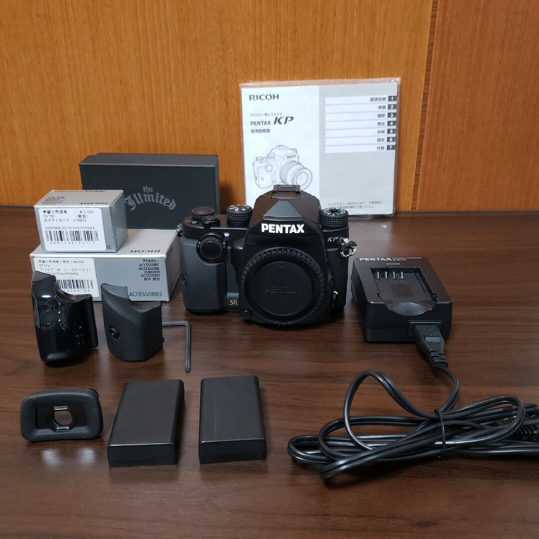 ペンタックスPENTAX　ペンタックス　KP　ボディ & カスタムウッドグリップ