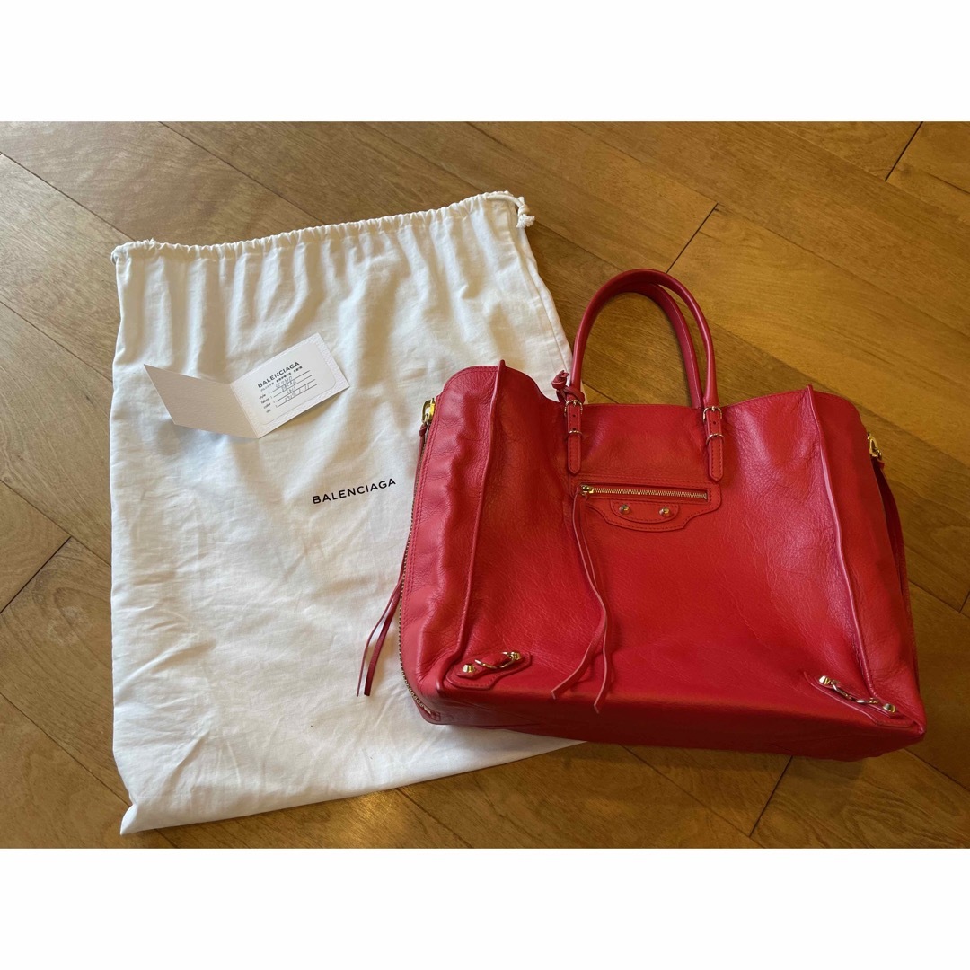 Balenciaga(バレンシアガ)のBALENCIAGA PAPIER バレンシアガ ペーパー　レッド レディースのバッグ(ハンドバッグ)の商品写真