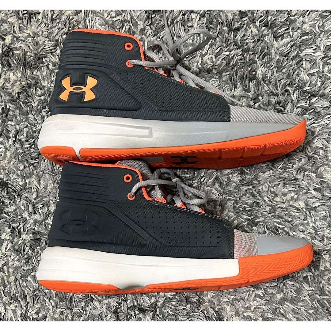 UNDER ARMOUR(アンダーアーマー)のsimo_sun専用⭐︎アンダーアーマー UA バスケットシューズ　25cm スポーツ/アウトドアのスポーツ/アウトドア その他(バスケットボール)の商品写真