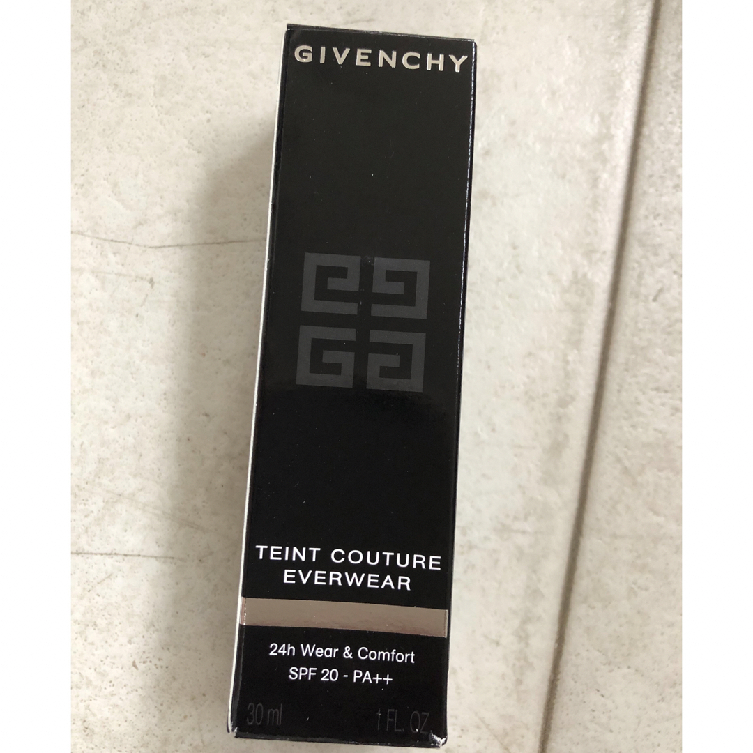 ＧＩＶＥＮＣＨＹ　タンクチュールエバーウェア　Ｙ２０５　ファンデーション　新品