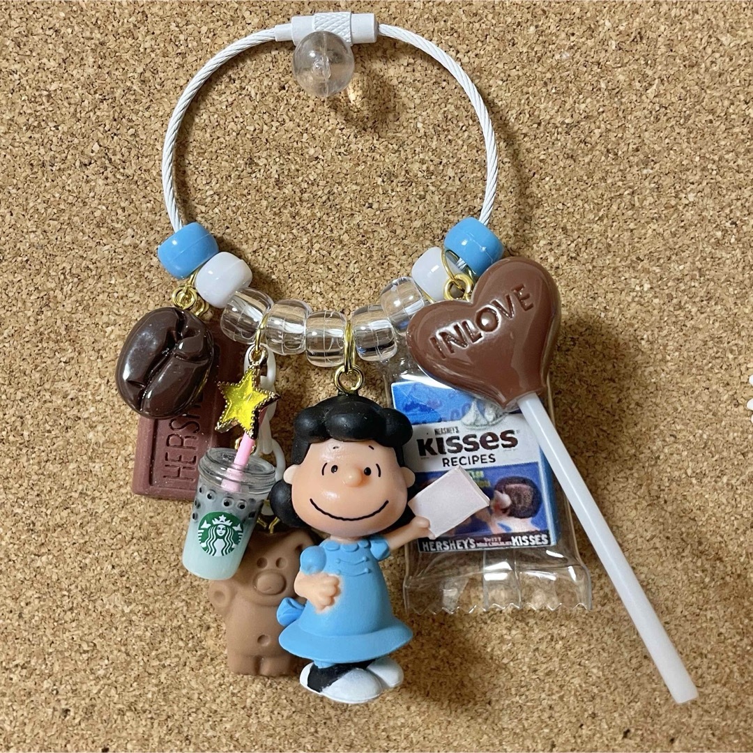 SNOOPY(スヌーピー)の子供の頃から大好きな 私のチョコレート🤎❤️🩵 😌🍫✨キーホルダー ハンドメイドのアクセサリー(キーホルダー/ストラップ)の商品写真