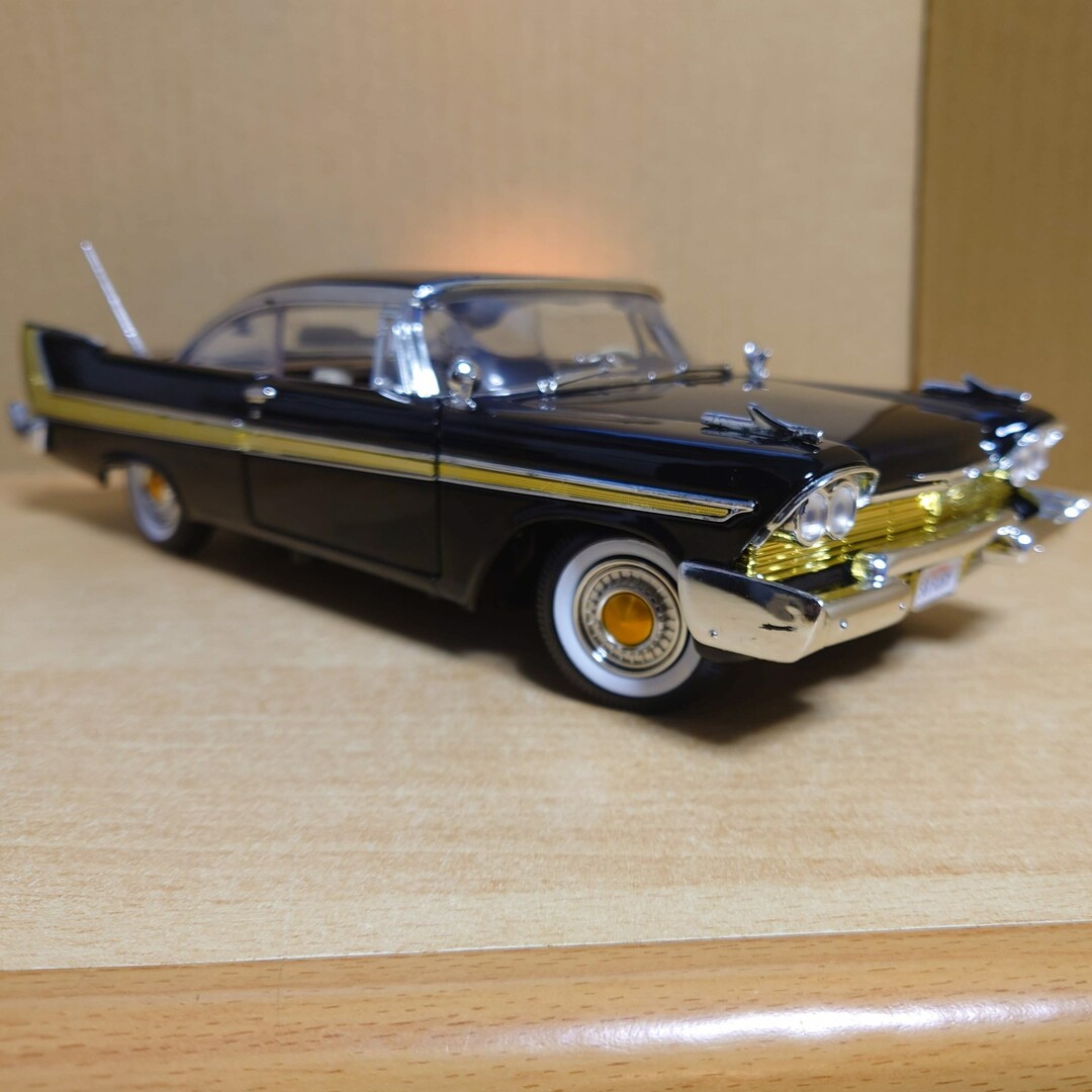 1/18 プリムスフューリー 1958 ブラック Plymouth Fury