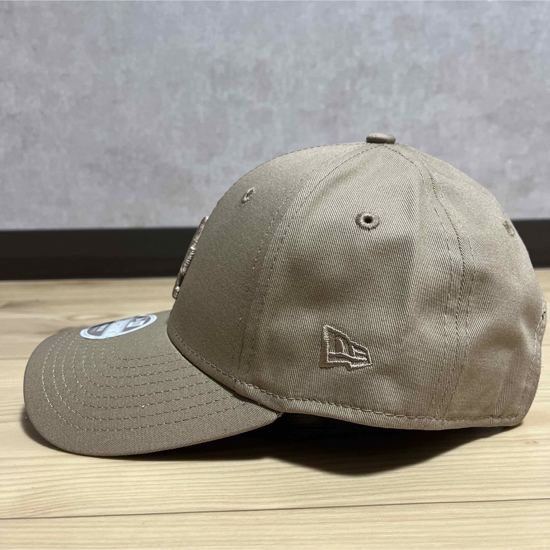 NEW ERA(ニューエラー)のニューエラ　NEW ERA キャップ　NY ニューヨークヤンキース　モカベージュ レディースの帽子(キャップ)の商品写真