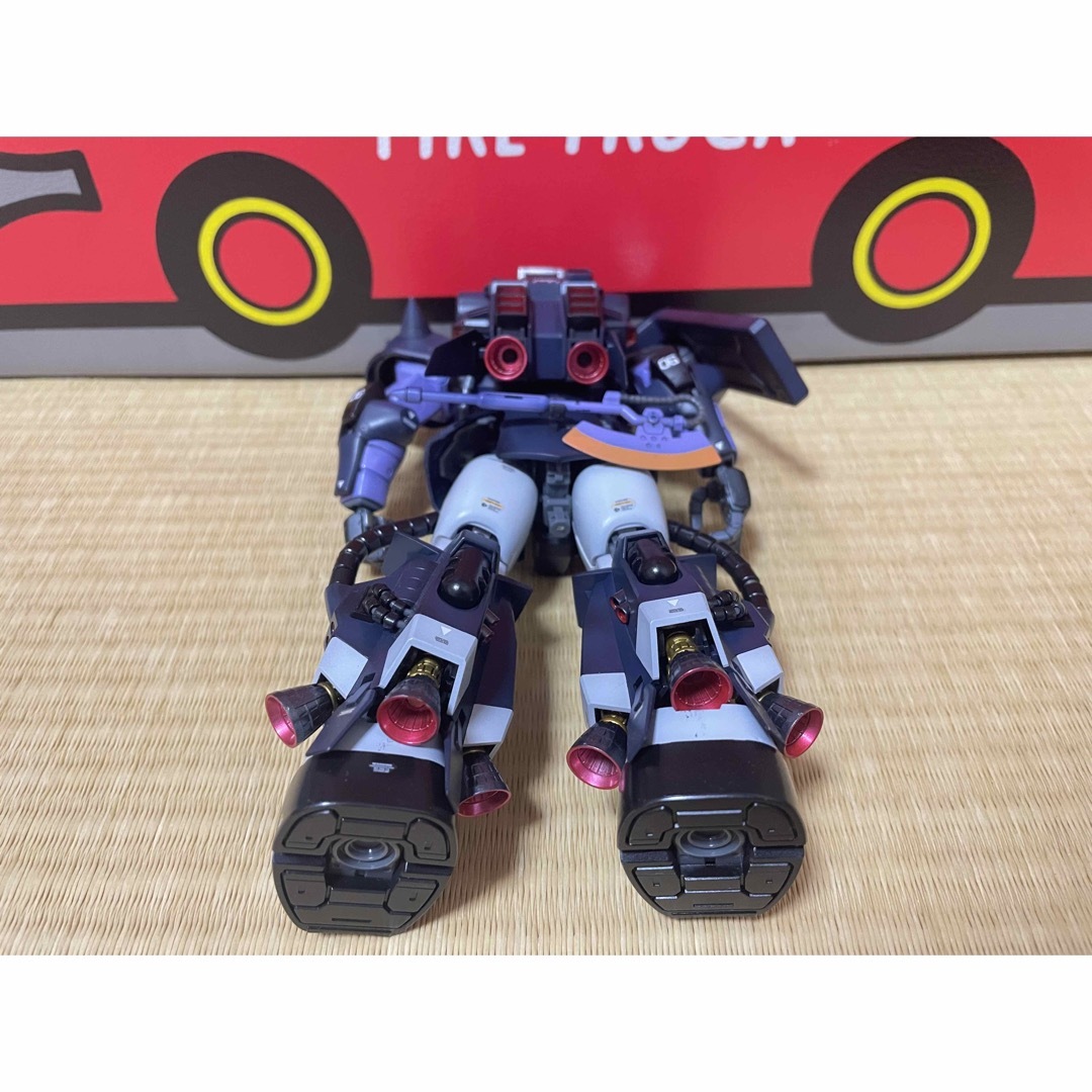 全塗装 MG 高起動型ザクⅡ 黒い三連星仕様 エンタメ/ホビーのおもちゃ/ぬいぐるみ(プラモデル)の商品写真