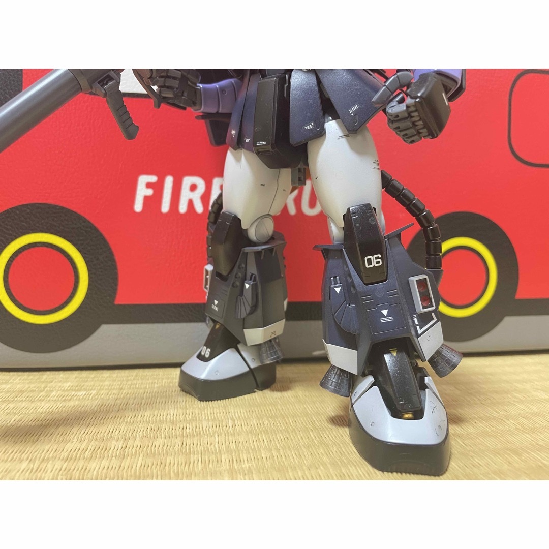 全塗装 MG 高起動型ザクⅡ 黒い三連星仕様 エンタメ/ホビーのおもちゃ/ぬいぐるみ(プラモデル)の商品写真