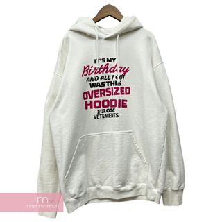 ヴェトモン(VETEMENTS)のVETEMENTS 2019AW Overpriced Birthday Hoodie UAH20TR745 ヴェトモン オーバープライスバースデイフーディ プルオーバーパーカー ロゴプリント オーバーサイズ ホワイト サイズXS【231103】【中古-B】【me04】(パーカー)