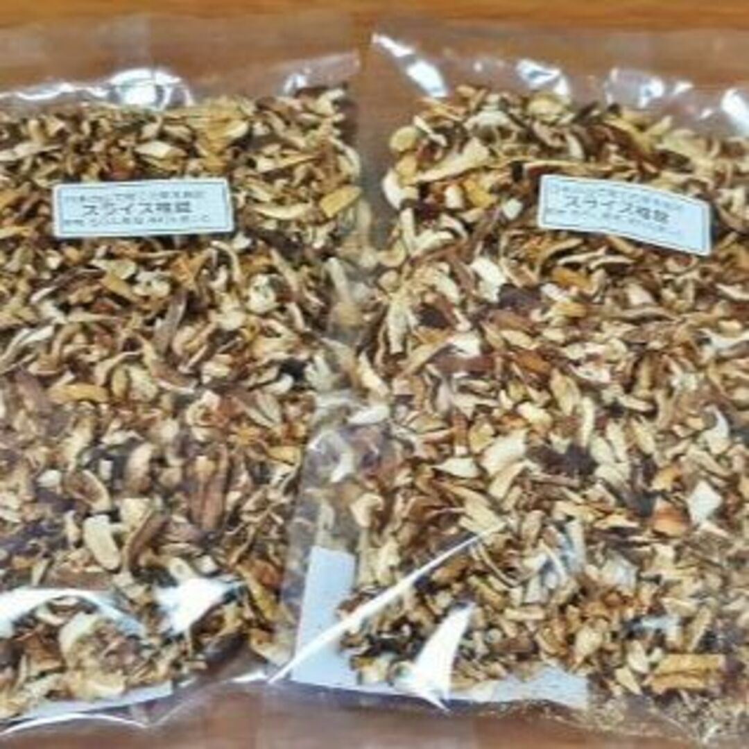 国産原木栽培小割れスライス干し椎茸100g(50g×2袋セット)規格外特価きのこの通販　まつさく's　by　shop｜ラクマ