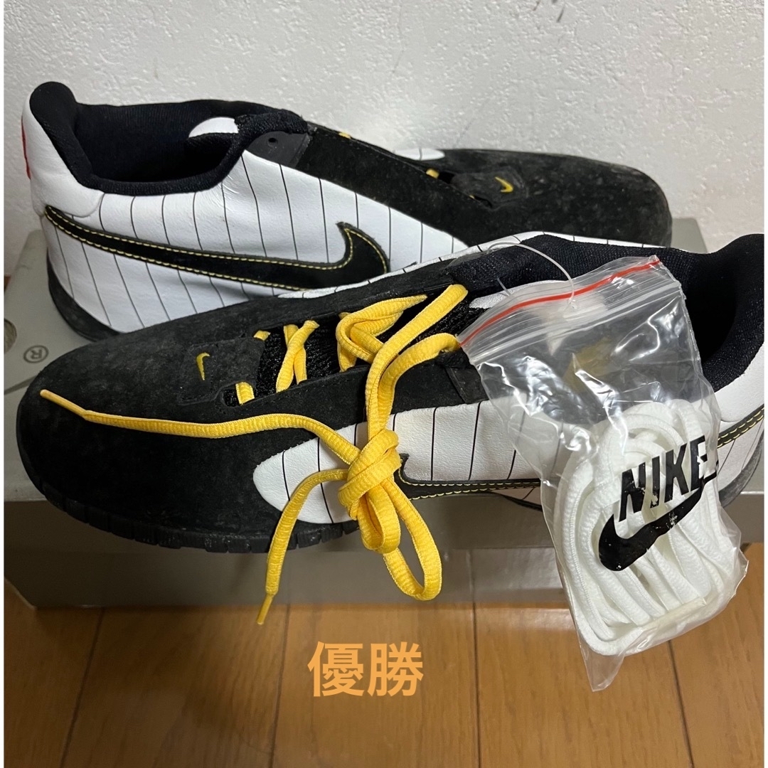 NIKE(ナイキ)のNIKE SB ZOOM URL 27.5cm 阪神タイガースモデル メンズの靴/シューズ(スニーカー)の商品写真