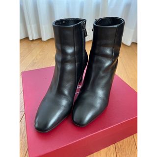 サルヴァトーレフェラガモ(Salvatore Ferragamo)の美品 フェラガモ ショートブーツ(ブーツ)