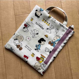 スヌーピー(SNOOPY)のスヌーピー  ハンドメイド★チャックタイプ持ち手付きミニ巾着袋　整理ポーチ(ポーチ)