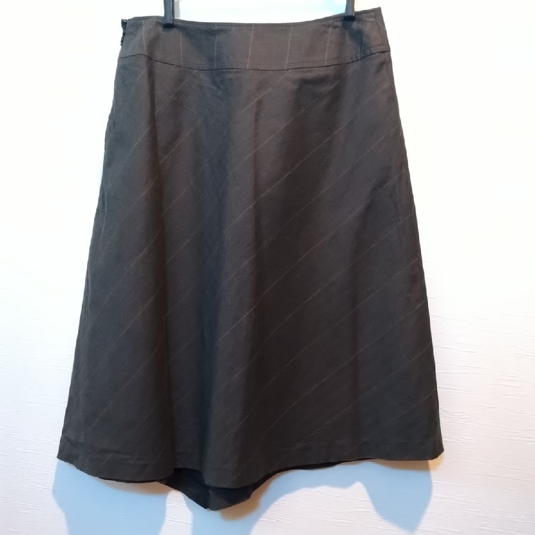 PPrikorino(ピーピーリコリノ)の《PP rikorino》アシンメトリースカート（Mサイズ） レディースのスカート(ひざ丈スカート)の商品写真