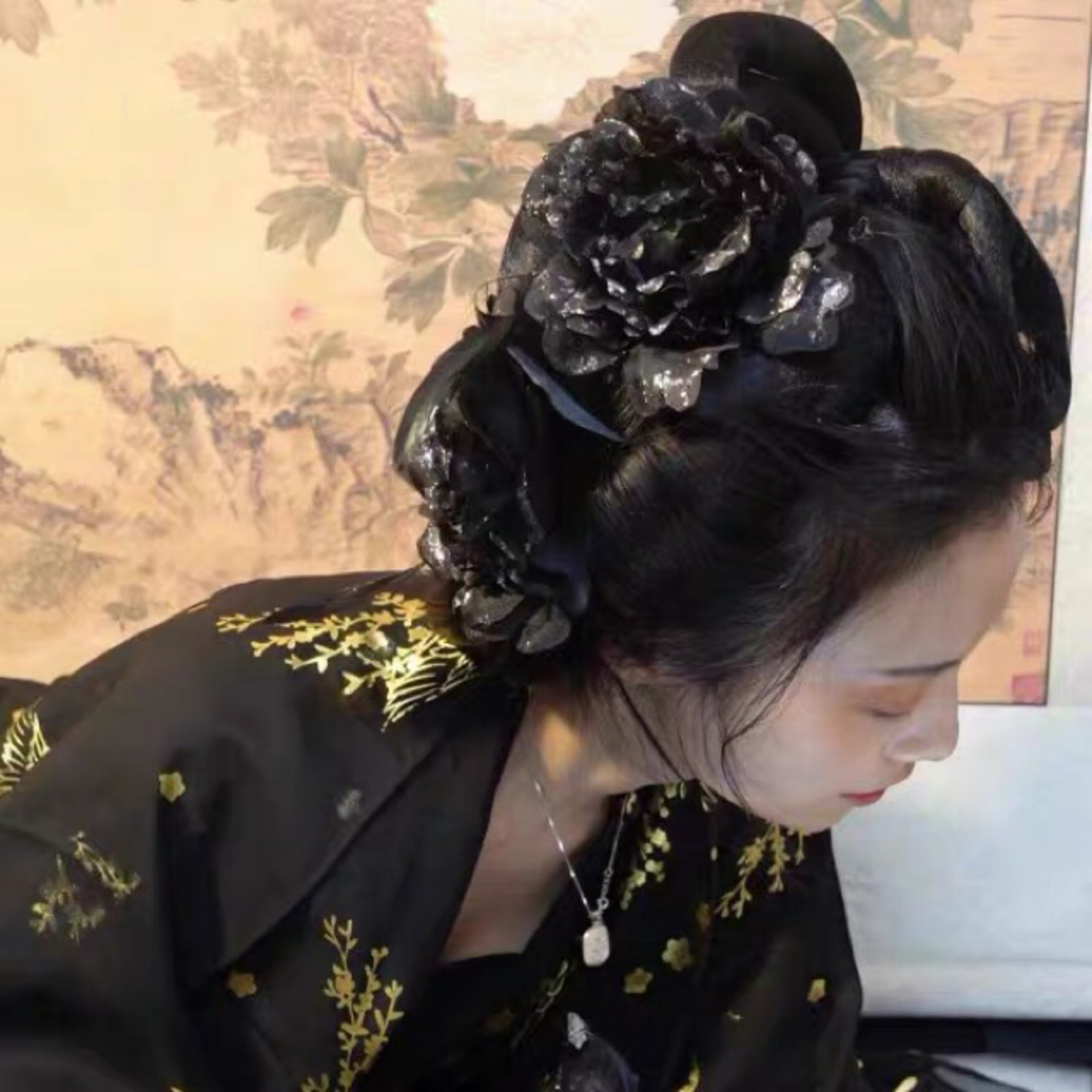BODYLINE(ボディライン)の鎏金絹花牡丹　黒金色髪飾り2個セット　ヘアピン　中華風　唐風漢服　着物和服　仏教 レディースのヘアアクセサリー(ヘアピン)の商品写真