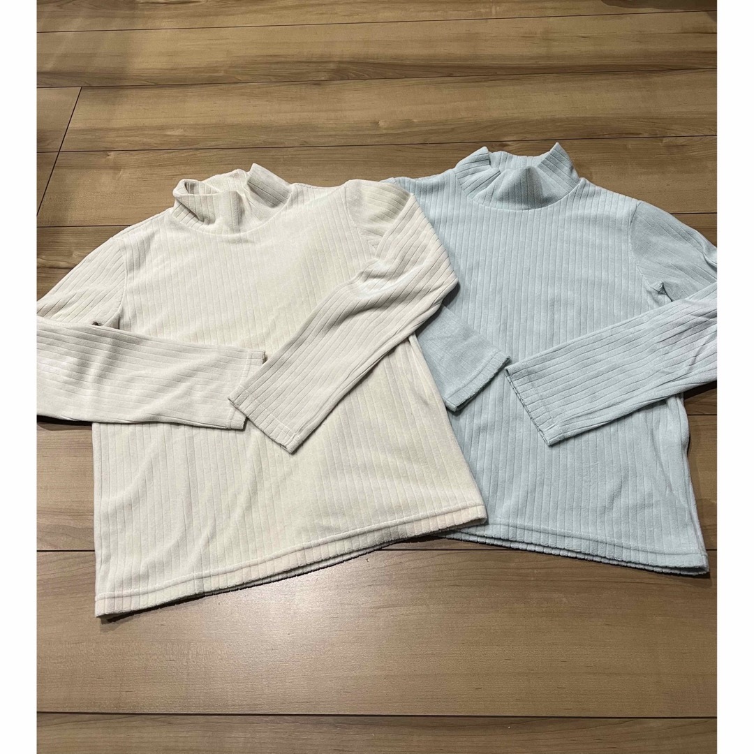 UNIQLO(ユニクロ)のUNIQLO トップス　2枚 キッズ/ベビー/マタニティのキッズ服女の子用(90cm~)(Tシャツ/カットソー)の商品写真