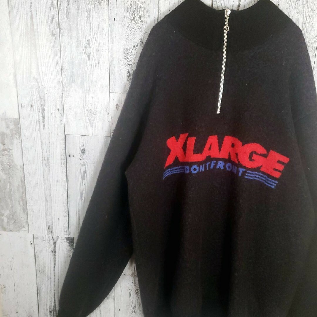 XLARGE(エクストララージ)の【希少デザイン】ニット　ハーフジップ XLARGE　前面ビッグロゴ　XL メンズのトップス(ニット/セーター)の商品写真