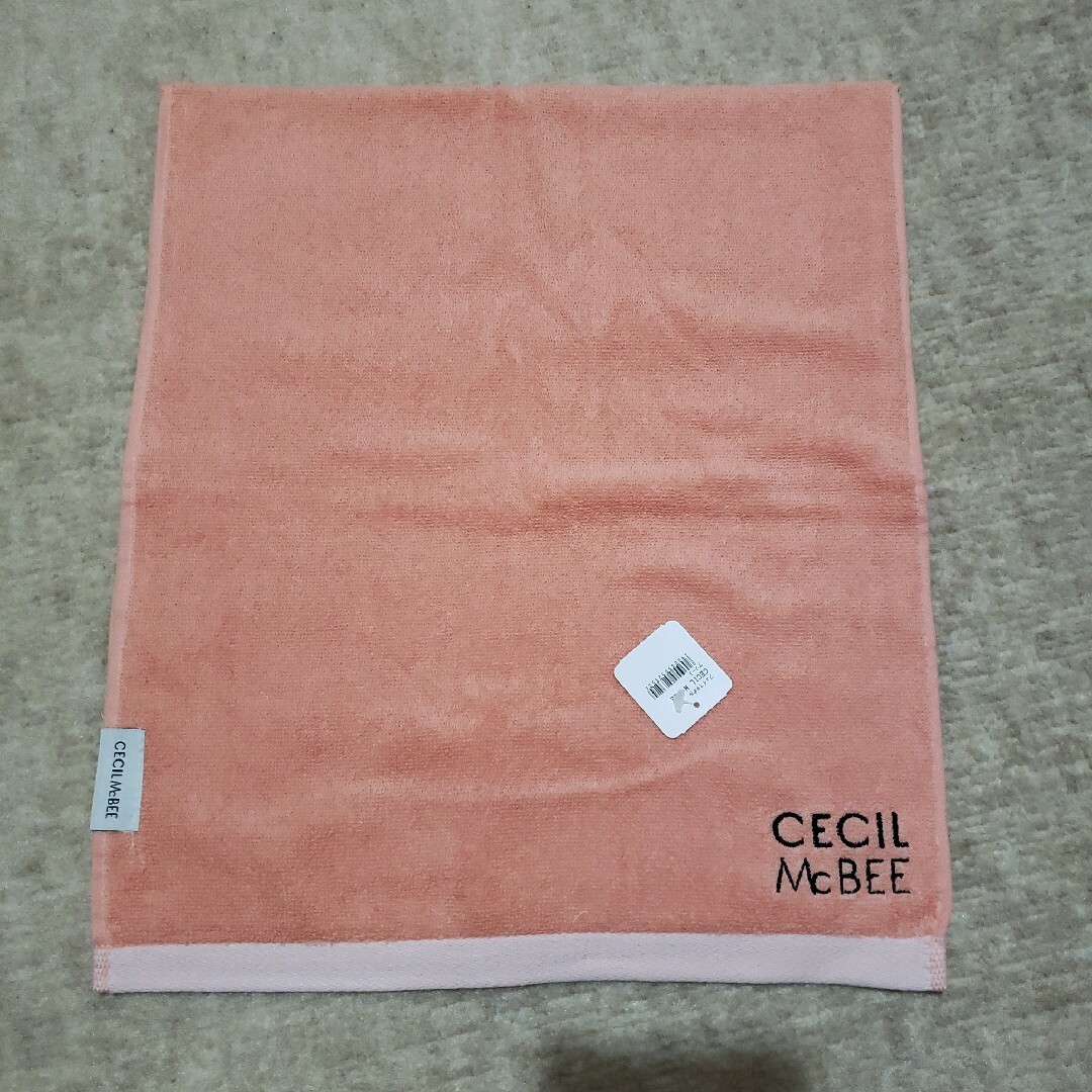 CECIL McBEE(セシルマクビー)のCECIL McBEEセシルマクビーフェイスタオル3枚セット インテリア/住まい/日用品の日用品/生活雑貨/旅行(タオル/バス用品)の商品写真